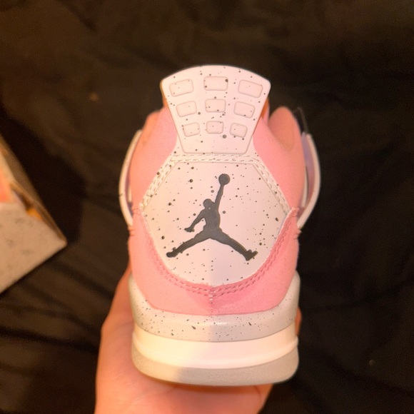 Jordan retro 4’s - Picture 4 of 8